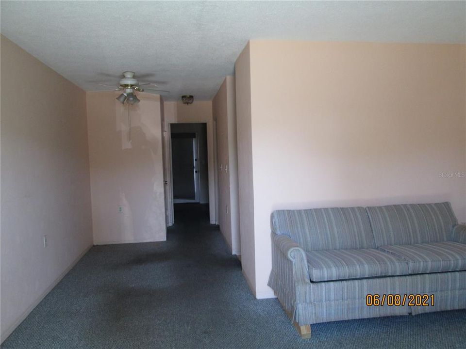 Recently Sold: $59,900 (1 beds, 1 baths, 608 Square Feet)