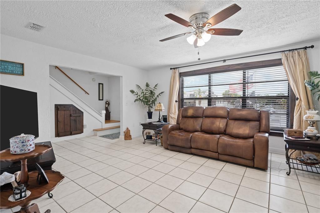 Recently Sold: $389,000 (3 beds, 1 baths, 1482 Square Feet)