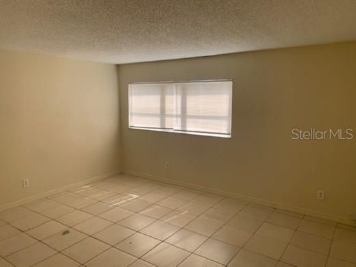 Recently Rented: $950 (2 beds, 2 baths, 895 Square Feet)