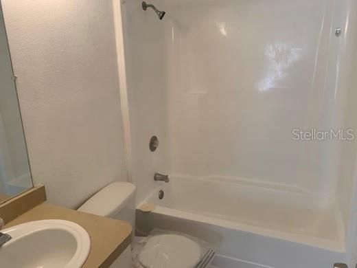 Recently Rented: $950 (2 beds, 2 baths, 895 Square Feet)