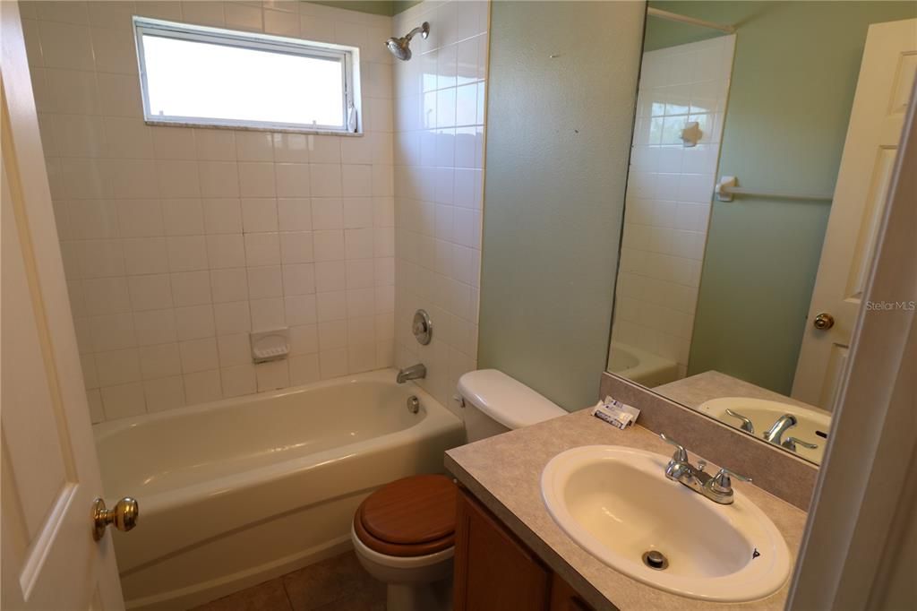 最近租的: $1,800 (4 贝兹, 2 浴室, 1444 平方英尺)
