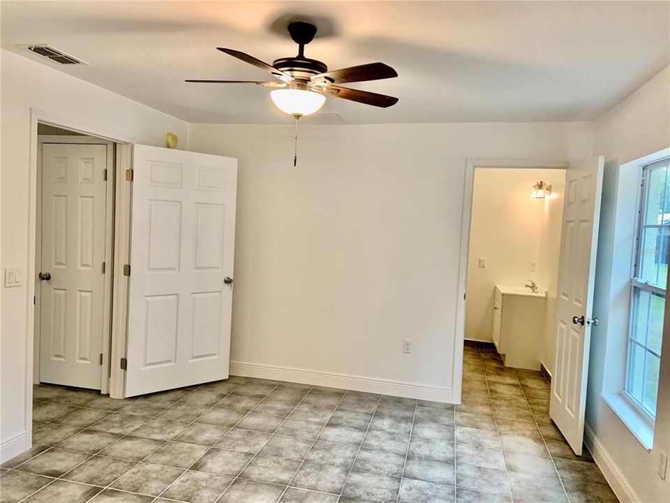 Recently Sold: $176,000 (3 beds, 2 baths, 1187 Square Feet)