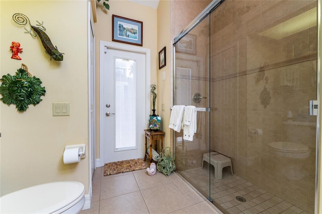 最近售出: $630,000 (3 贝兹, 2 浴室, 2123 平方英尺)
