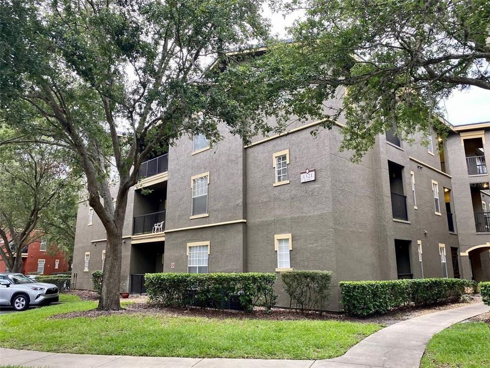 Recently Sold: $142,500 (1 beds, 1 baths, 951 Square Feet)