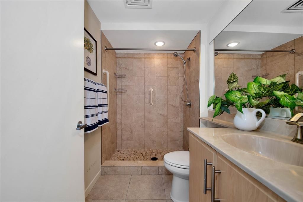 最近售出: $498,500 (2 贝兹, 2 浴室, 1453 平方英尺)