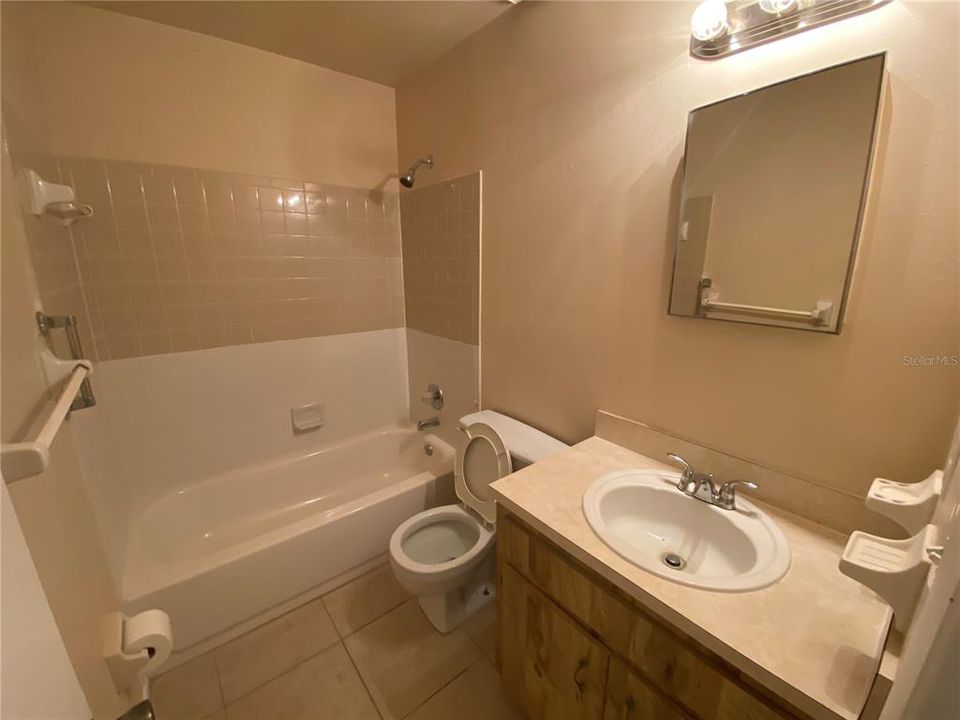 最近租的: $1,300 (3 贝兹, 2 浴室, 1355 平方英尺)