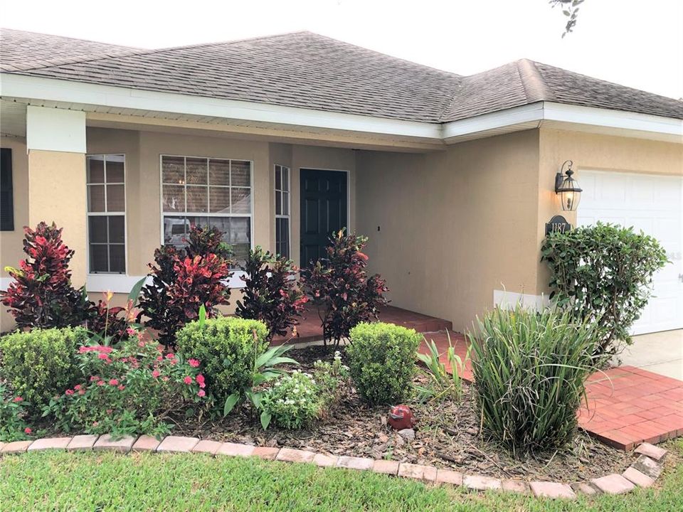 Recently Rented: $1,650 (3 beds, 2 baths, 1571 Square Feet)