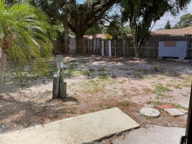 Recently Rented: $1,400 (2 beds, 1 baths, 984 Square Feet)