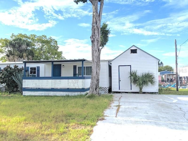 Recently Sold: $230,000 (3 beds, 2 baths, 1104 Square Feet)