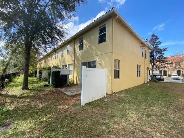 Recently Sold: $202,000 (3 beds, 2 baths, 1364 Square Feet)