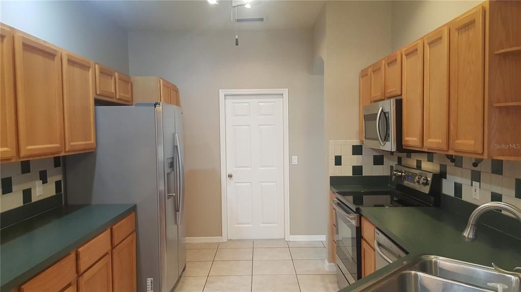 Recently Rented: $2,200 (3 beds, 2 baths, 1538 Square Feet)