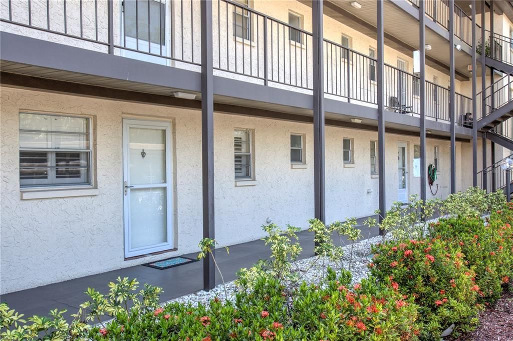 Recently Sold: $85,000 (1 beds, 1 baths, 732 Square Feet)