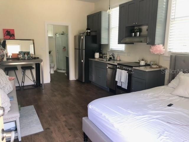 Recently Rented: $950 (0 beds, 1 baths, 650 Square Feet)