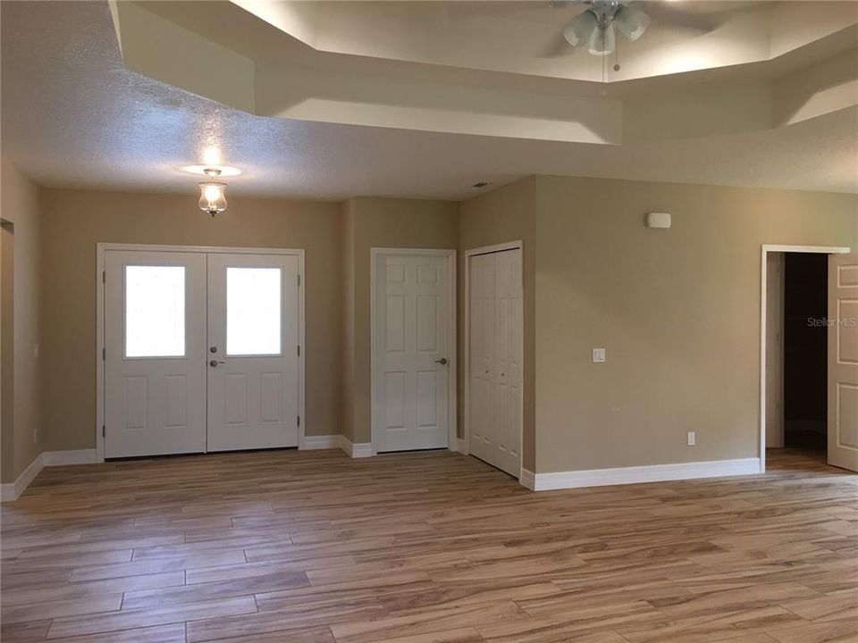 Recently Sold: $309,000 (3 beds, 2 baths, 1704 Square Feet)