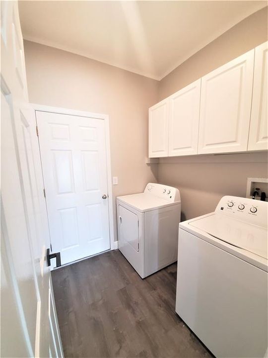 Recently Rented: $2,200 (3 beds, 2 baths, 1758 Square Feet)