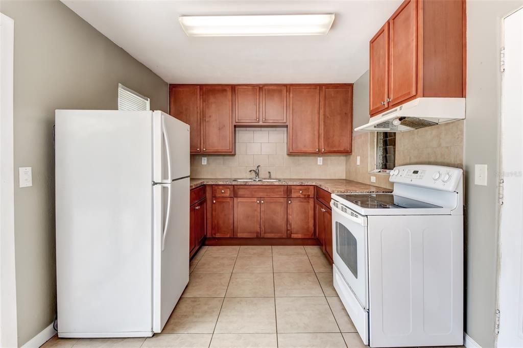 Recently Sold: $185,000 (2 beds, 1 baths, 960 Square Feet)