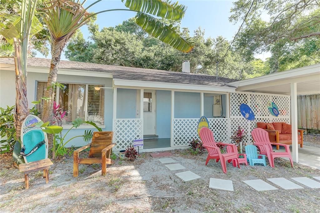 Recently Sold: $399,000 (2 beds, 1 baths, 925 Square Feet)