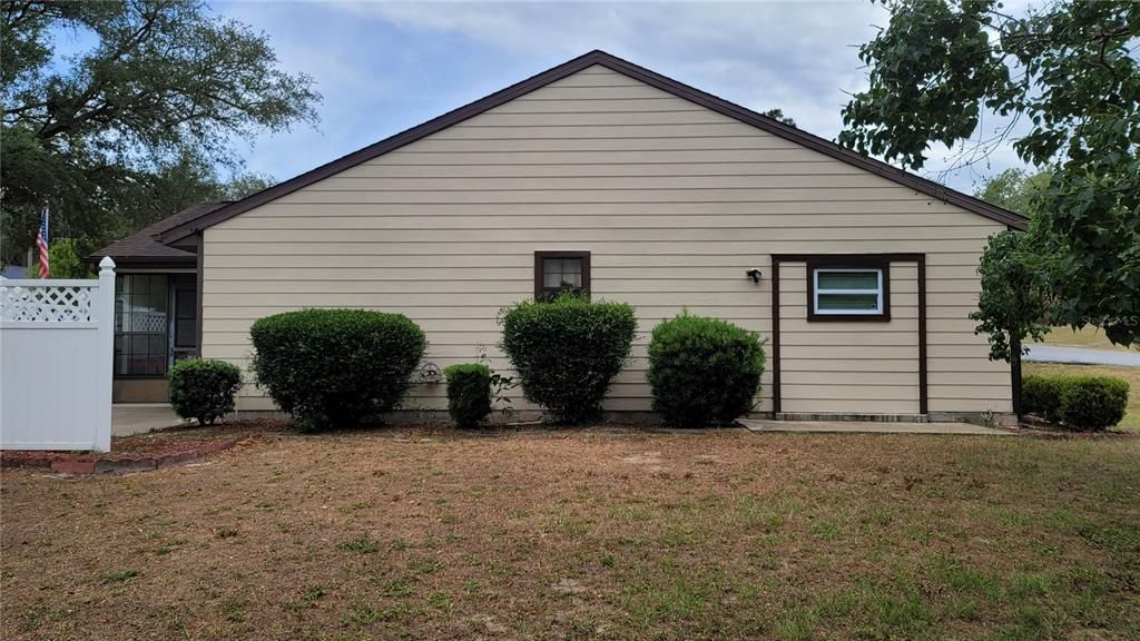 Recently Sold: $139,900 (2 beds, 2 baths, 1198 Square Feet)