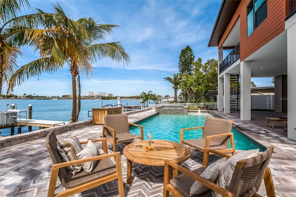 Recently Sold: $2,600,000 (4 beds, 4 baths, 3084 Square Feet)