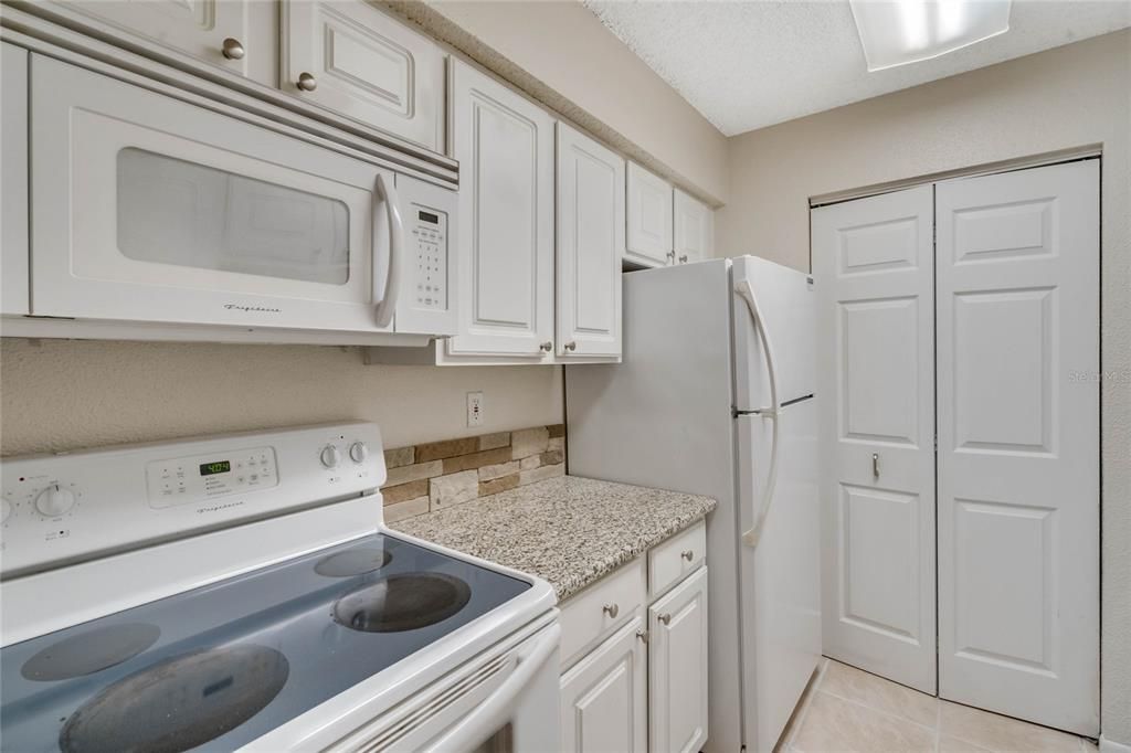 Recently Sold: $114,900 (1 beds, 1 baths, 645 Square Feet)