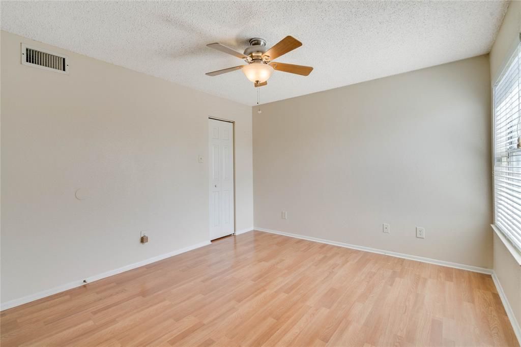 Recently Sold: $114,900 (1 beds, 1 baths, 645 Square Feet)