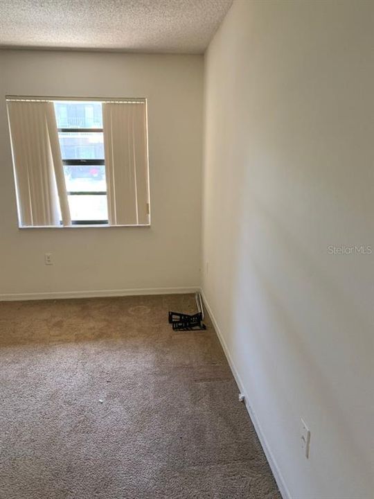 Recently Rented: $1,050 (2 beds, 2 baths, 996 Square Feet)