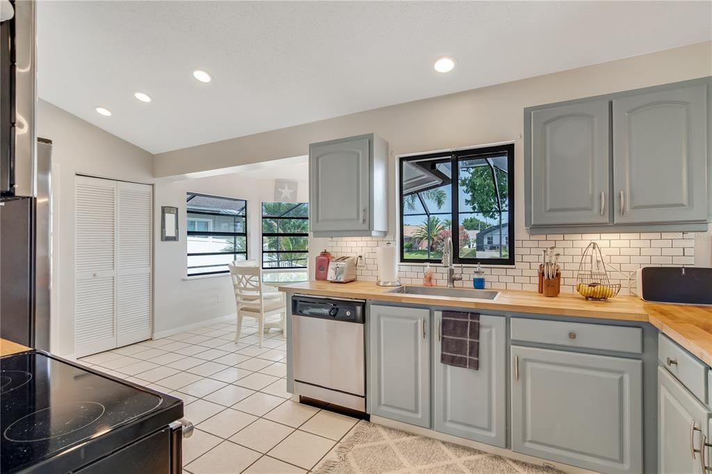 Recently Sold: $515,000 (3 beds, 2 baths, 1659 Square Feet)