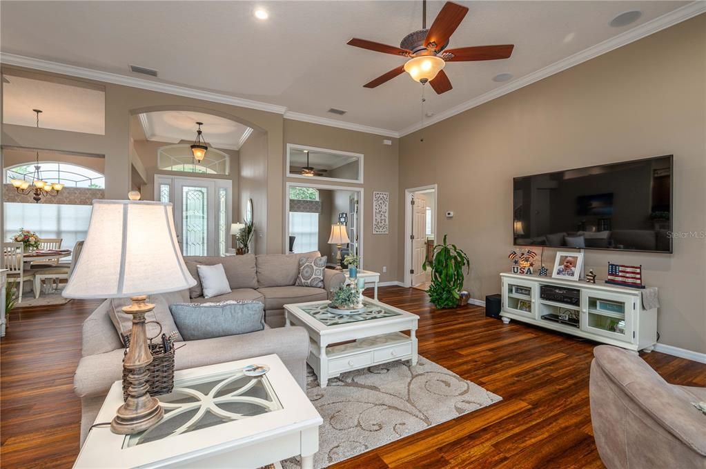Recently Sold: $415,000 (3 beds, 2 baths, 2506 Square Feet)