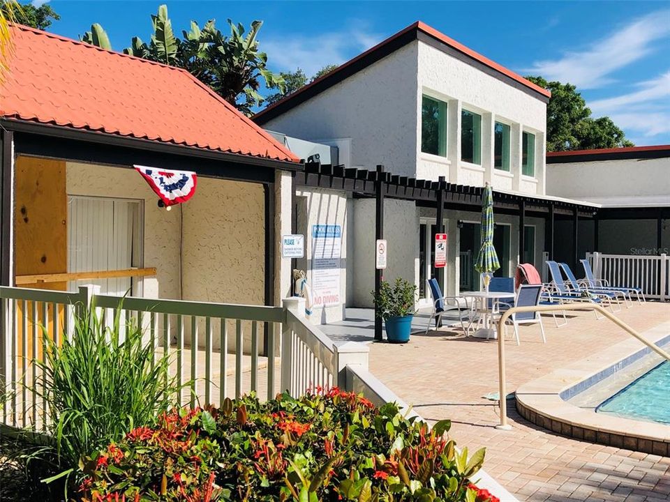 Pool and clubhouse area is extremely well-maintained