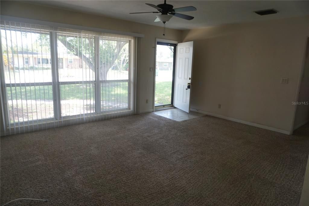 Recently Sold: $325,000 (3 beds, 1 baths, 1248 Square Feet)