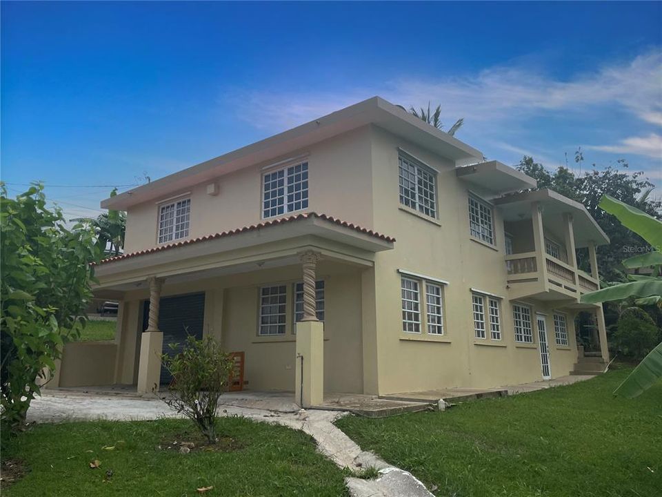 Vendido Recientemente: $251,000 (4 camas, 4 baños, 2589 Pies cuadrados)