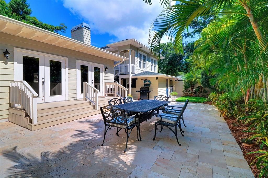 Recently Sold: $1,200,000 (5 beds, 3 baths, 3802 Square Feet)