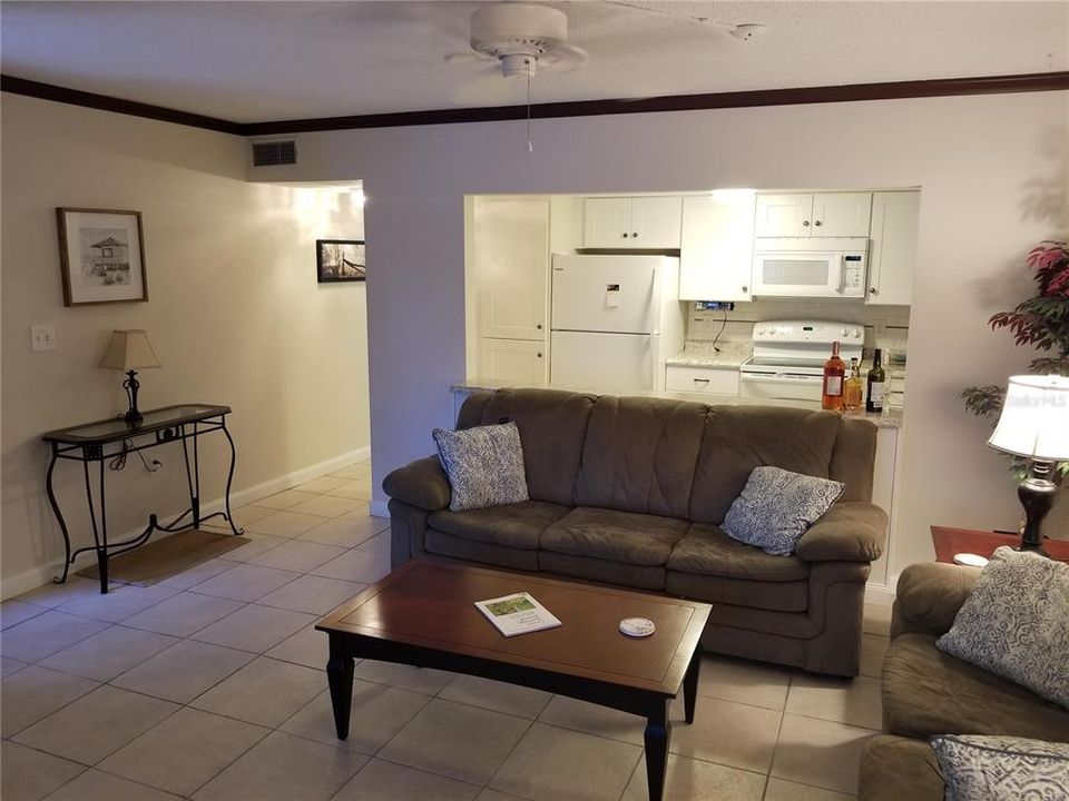Recently Rented: $1,400 (2 beds, 1 baths, 865 Square Feet)