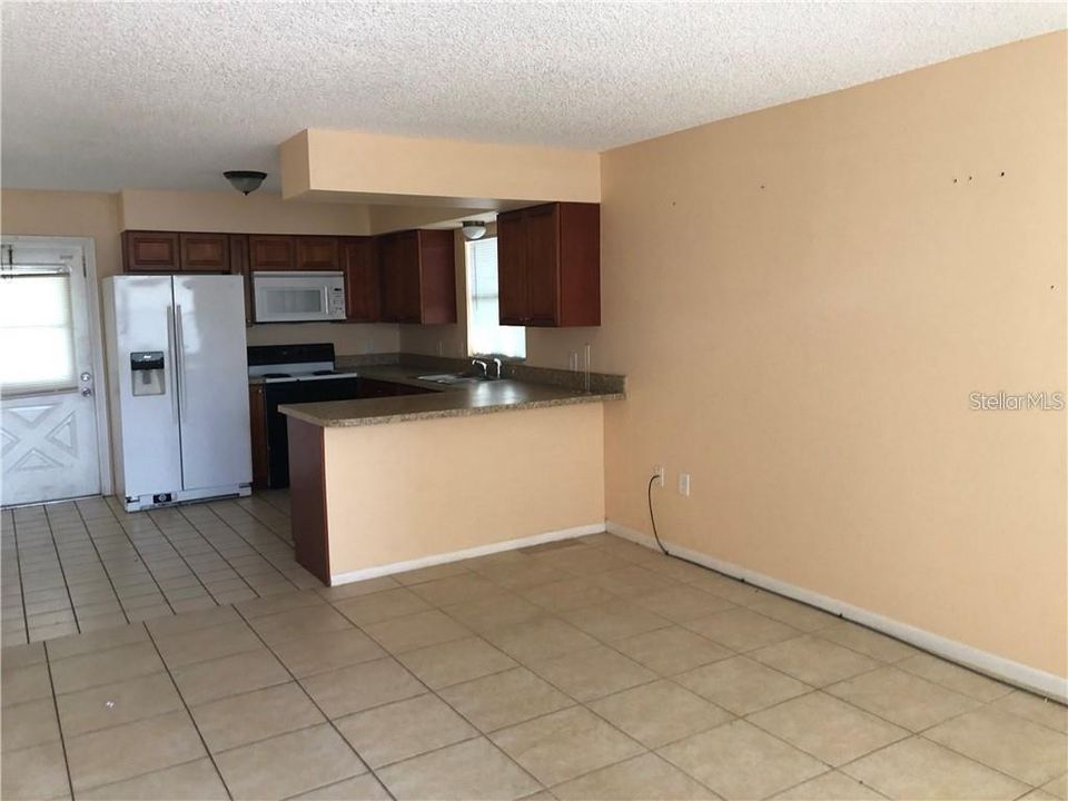 Recently Rented: $1,000 (2 beds, 1 baths, 822 Square Feet)