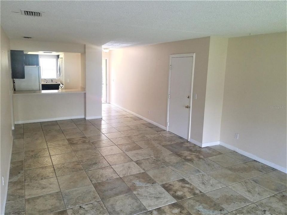 Recently Rented: $1,300 (2 beds, 2 baths, 1082 Square Feet)