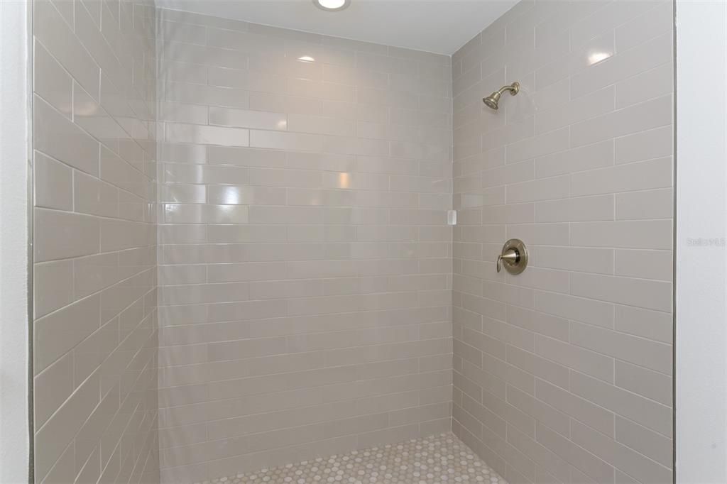 最近售出: $725,000 (3 贝兹, 3 浴室, 2206 平方英尺)