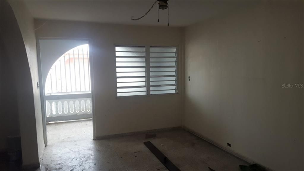 Vendido Recientemente: $69,900 (3 camas, 1 baños, 800 Pies cuadrados)