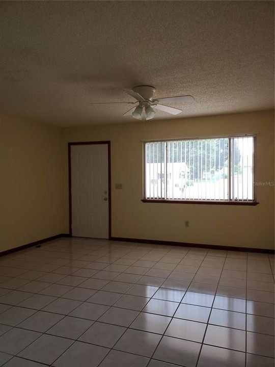 Recently Rented: $800 (2 beds, 1 baths, 768 Square Feet)