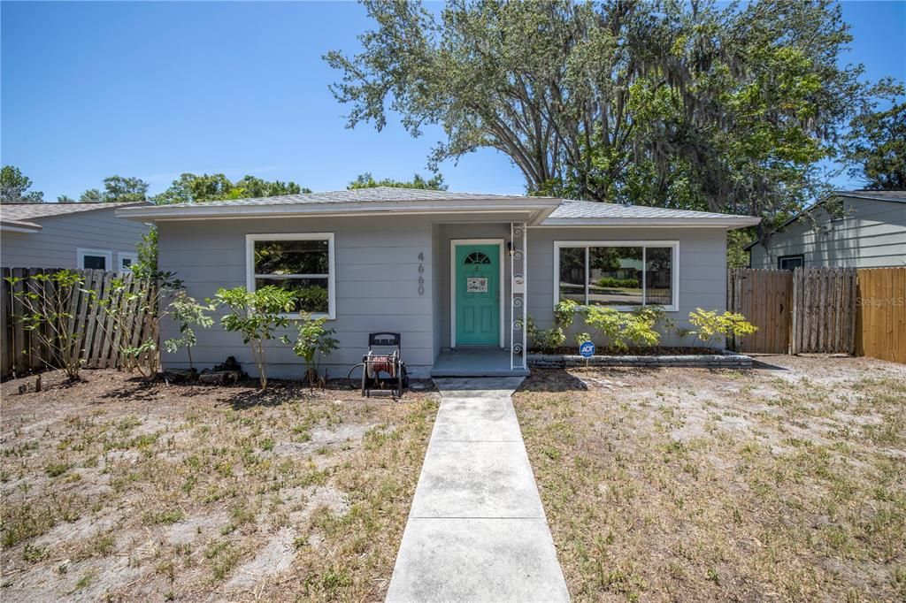 Recently Sold: $300,000 (2 beds, 1 baths, 954 Square Feet)