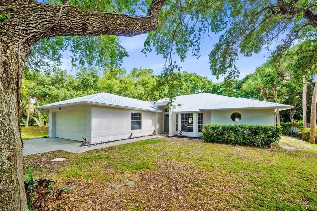 Recently Sold: $699,850 (3 beds, 2 baths, 1836 Square Feet)