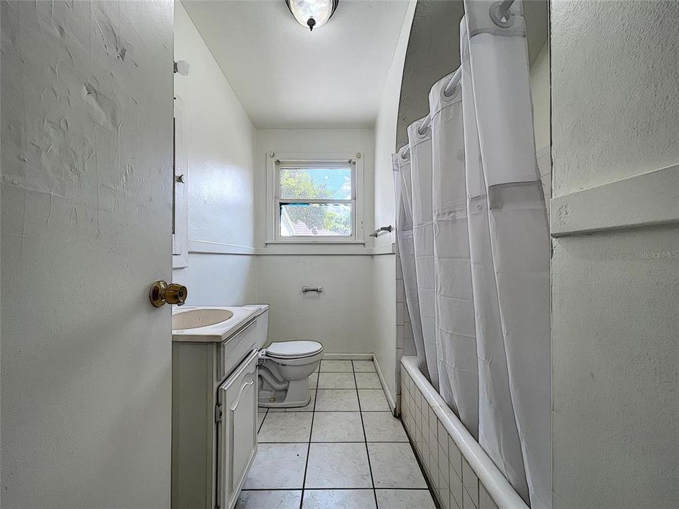 最近租的: $1,200 (2 贝兹, 1 浴室, 878 平方英尺)