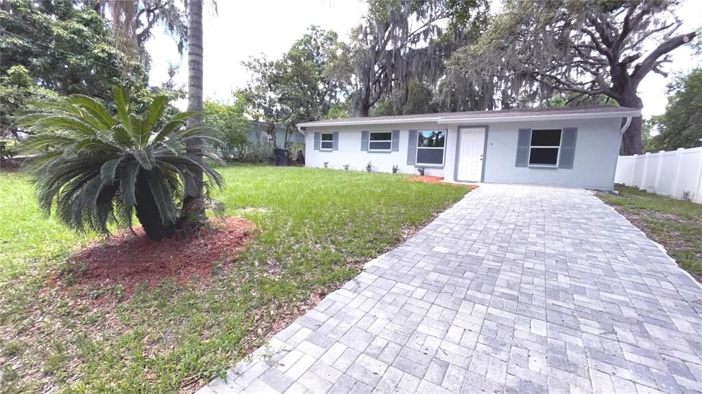 Recently Sold: $240,000 (3 beds, 2 baths, 1060 Square Feet)