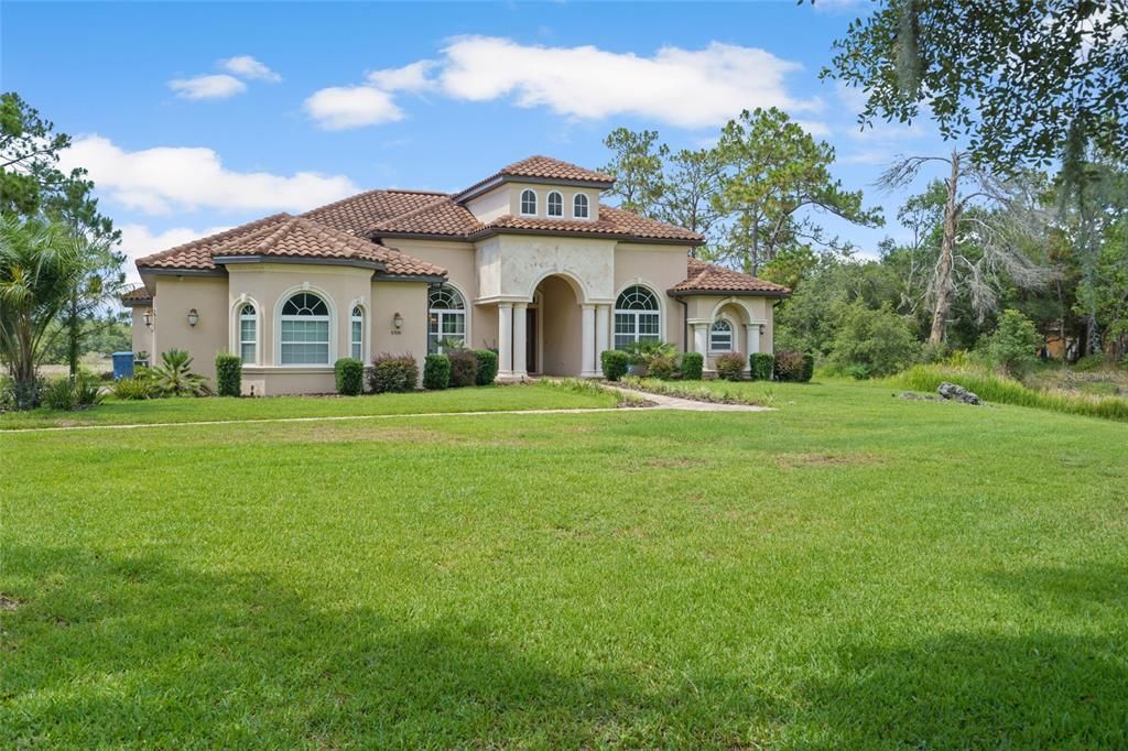 Recently Sold: $779,000 (5 beds, 3 baths, 3885 Square Feet)