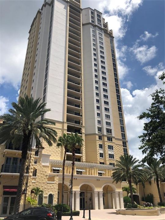 Recently Sold: $1,650,000 (2 beds, 2 baths, 2384 Square Feet)