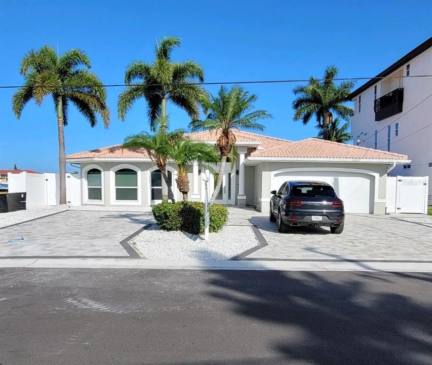 Recently Sold: $1,450,000 (3 beds, 2 baths, 2446 Square Feet)