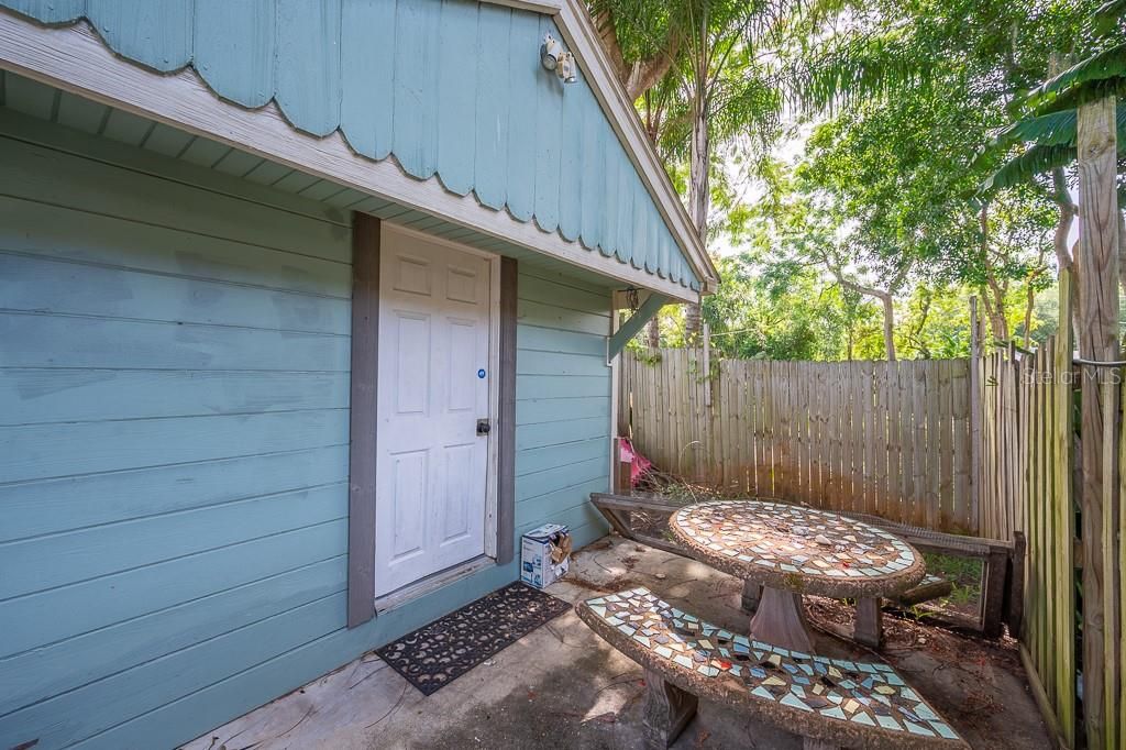 Recently Sold: $210,000 (2 beds, 1 baths, 955 Square Feet)