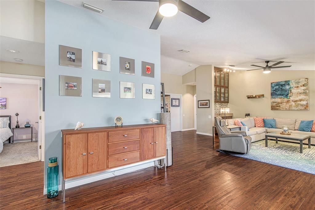 Recently Sold: $545,000 (3 beds, 2 baths, 2159 Square Feet)