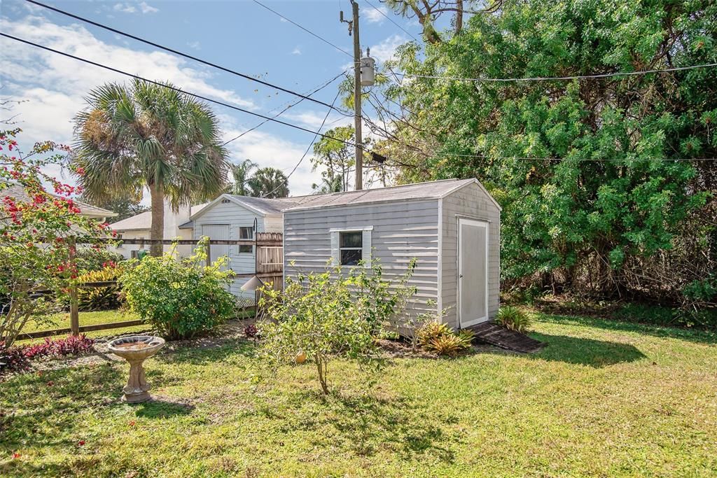 Recently Sold: $350,000 (3 beds, 2 baths, 1816 Square Feet)