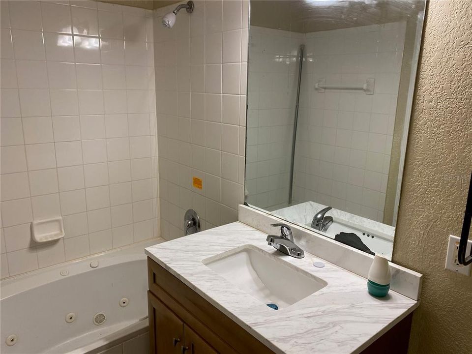 最近租的: $1,450 (4 贝兹, 2 浴室, 1330 平方英尺)