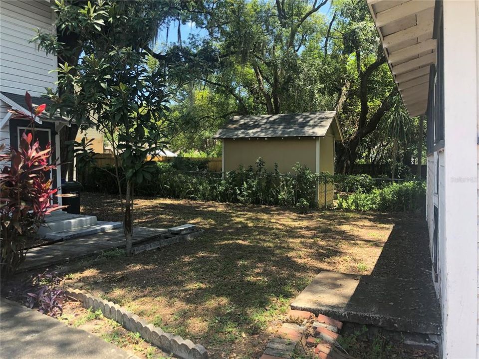 Recently Sold: $275,000 (2 beds, 1 baths, 1269 Square Feet)